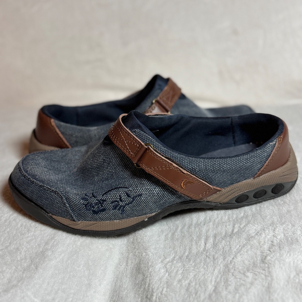Therafit Austin Denim Clogs with Tan Accents and Embroidery Women's Size 10